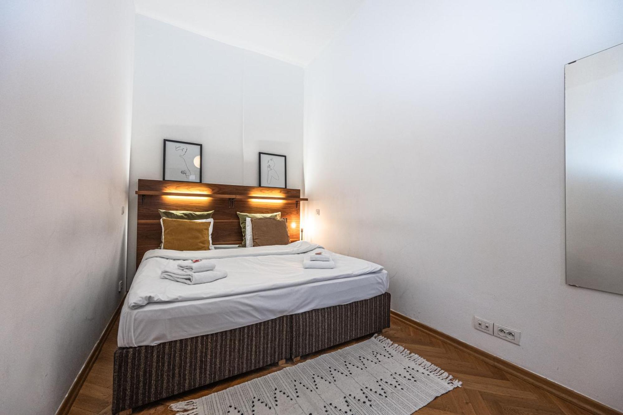 Charles In Old Town Apartment Prague